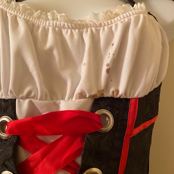 Costumes - Picture 2 of 7